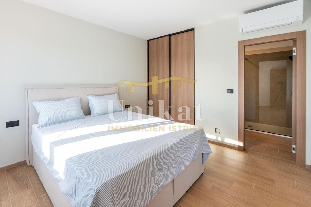 Casa in pietra ristrutturata con piscina